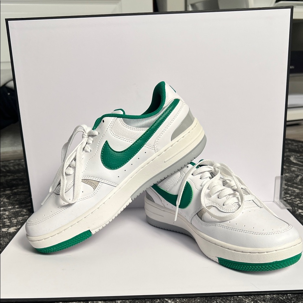 Nike White and Green Women's Sneakers